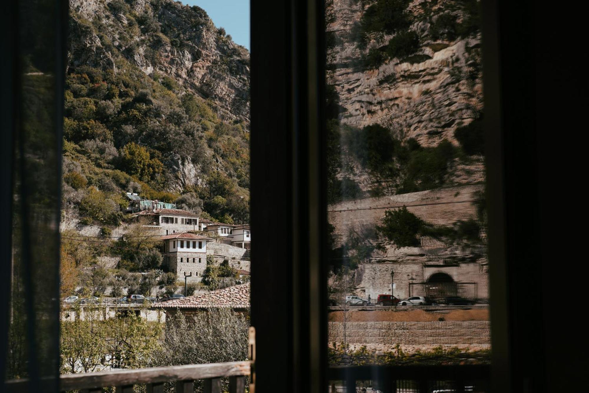 Maya Hostel Berat Exteriér fotografie